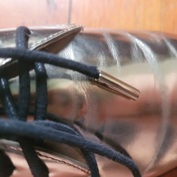 Vince Camuto Gold Oxford, sz 6M - Picture 5 of 9